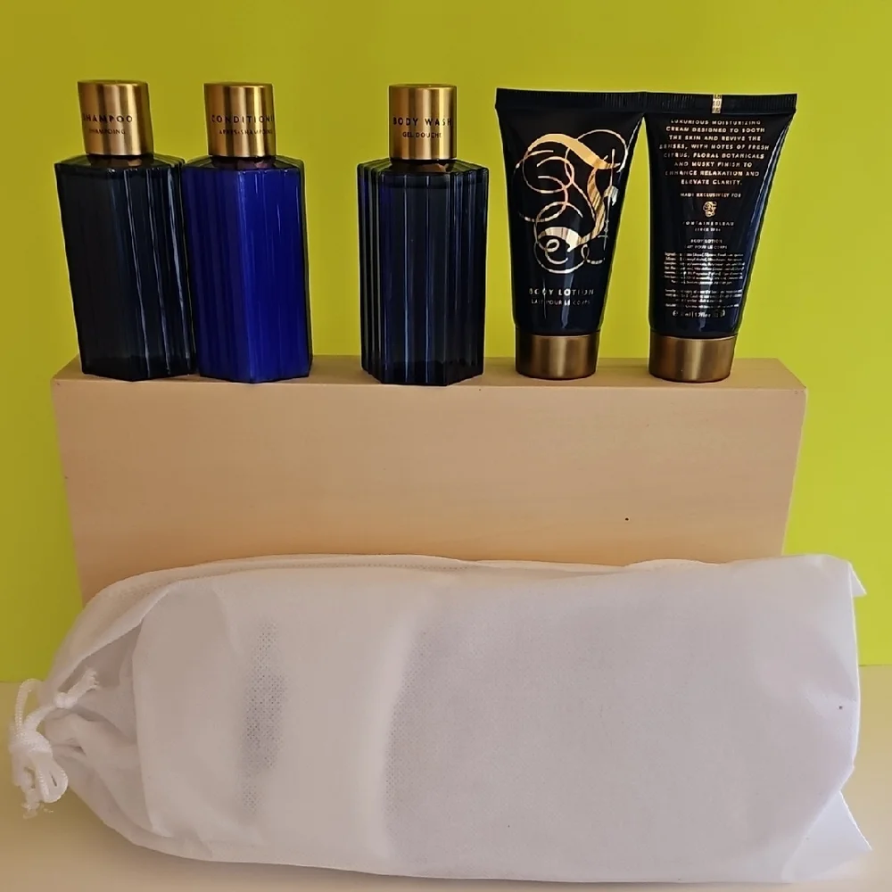 Source Unknown Blue and Gold Body Wash Collection - Picture 1 of 10